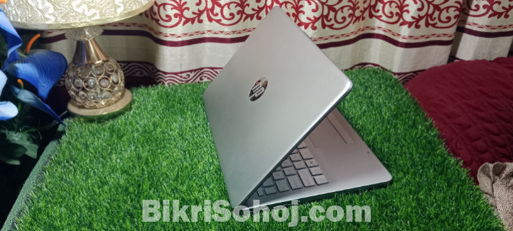 HP 14S..INTEL CORE I3..10 GENERATION..RAM 8 GB SSD 256